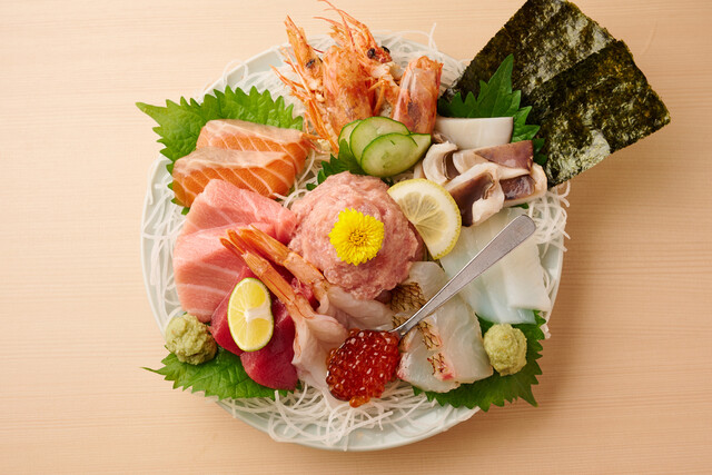 魚の登竜門すしショップ百太郎