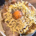 らーめん菊 - 汁なし1300円　チーズ200円カレー100円　野菜抜き