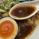 ラーメン一心 - ブラックラーメンスープ