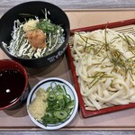 博多名物 元祖 肉肉うどん - 料理写真: