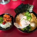 横浜ラーメン 相馬家 - 特撰ラーメン味噌変更1150円+サービスライス＋サビチャ