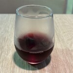 小さなトマト - グラス赤ワイン　770円
