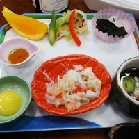 札幌かに本家 名古屋駅前店 - サラダや蟹の入ったもずく等です。