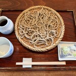 達磨 - 料理写真:新そばの香り高い、極太の「田舎そば」