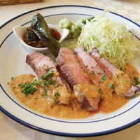 ダン ル シエル - 茶美豚肩ロース肉のソテー　シャルキティエール