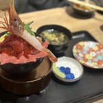 札幌海鮮丼専門店 すしどんぶり - 