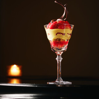 一日の終わりを彩る、夜のご褒美―FACESの夜パフェ