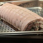 Osteria Calimero - （Porchetta in preparazione）
