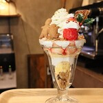 TERAKADO COFFEE - 【2025.12】2025年12月限定・クリスマスピスタチオパフェ(レギュラー・税込1,800円)