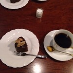 シティーライト - ノアール（右）ノアケーキ（左）