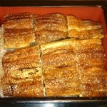 かいだ屋 - 激ウマの鰻重！ 鰻肝のお吸い物とサラダも付いています