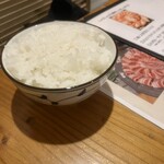 黒豚通り六白 大村店 - 