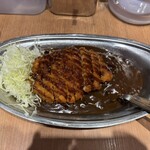 ゴーゴーカレー - 料理写真:ロースカツカレー中盛りです