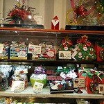 ツマガリ - 店内はクリスマス一色です。
