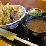 大石 - ランチの天丼。