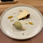 UNE TABLE - オレンジのチーズケーキとピスタチオのアイス