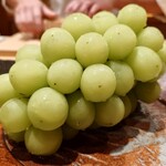 大阪天満宮 鮨とよなが - マスカット①