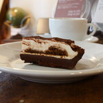 トイロ珈琲店 - ケーキセット（1450円） ・ティラミスタルト ・パプアニューギニア