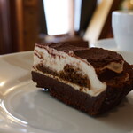 トイロ珈琲店 - ケーキセット（1450円） ・ティラミスタルト ・パプアニューギニア