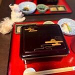 うな菊 奈良本店 - お重を開ける前わくわくします