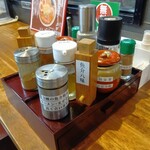 麺屋 マルヨシ - その他　卓上調味料