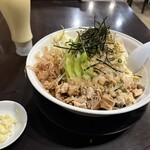 ラーメン中々 - ニンニク別皿