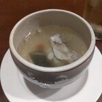 中華ダイニング 一途一心 - 鶏肉とスッポンとクコの実スープ　スッポン、なかなか食べる事ないけど、コラーゲンたっぷりかなと私は完食　スッポンの部位によって、見た目で食べられない…ってカタチもありました^^;
