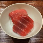 銀座 有涯 - -食事-
      赤身とトロの鉄火丼(鮪 鹿児島) 間に自家製の海苔佃煮　◎
      米は御殿場で作ってる〝有涯米〟の新米　◎◎
      米が美味すぎてたまらん