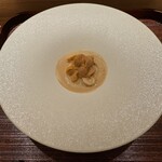 銀座 有涯 - -冷-
      蟹の殻と内子、外子から出汁をとったスープの素麺 上に北海道の雲丹をのせて　◎◎
      もーどんぶり特盛で食べたい…笑