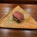 銀座 有涯 - -強肴-
      天草黒牛(熊本)のヒレ、藁焼きしたレタス　◎◎
      シェフのご友人が生産されている牛とのこと。赤身なのにしっとりした美味しさ、焼き加減も好み