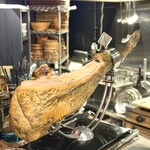 スペイン酒場ウニコ - ハモン イベリコ 原木