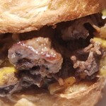 CHILLAX BURGERS&WINE - フィリーチーズステーキバーガー