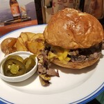 CHILLAX BURGERS&WINE - フィリーチーズステーキバーガー＋ハラペーニョ