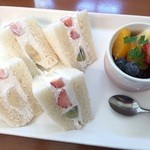 カフェ・ド・ジュアン - フルーツサンドランチ