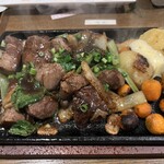 しゃぶしゃぶと島豚料理 みなみ - 牛肉も美味しい