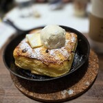 BLUE LEAF CAFE - プルプルふわふわアツアツのフレンチトースト
