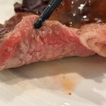 川崎日航ホテル カフェレストラン「ナトゥーラ」 - レアで頼むとこんな感じ