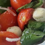 RF1 - 料理写真:フルーツトマトと甘トマトのジェノバ風サラダ