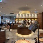 川崎日航ホテル カフェレストラン「ナトゥーラ」 - 人は処理で消してますが賑わってます