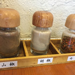 麺屋 猪一 - 調味料