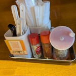 ラーメン昭和 - 卓上調味料