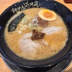らあめん花月嵐 - 料理写真:嵐げんこつラーメン 醤油・太麺 920円