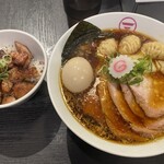 横浜中華そば 維新商店 本店 - 