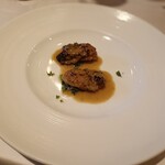 アロセリア ラ パンサ - カキのプランチャ バスク風レモンバターのサルサ﻿