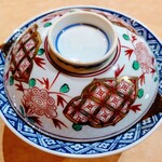 東京亭 - 『カレイの煮付の入ったお椀』