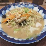 ちゃんぽん 蘇州林 長崎街道かもめ市場店 - 海老やイカ、豚肉に野菜とまさにちゃんぽんを体現