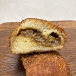 ぱん兄弟 - カレーパンの断面