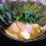 家系ラーメン とらきち家 - チャーシューメン並+のり増し