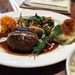 北出食堂 - 半角牛のハンバーグ