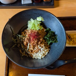鯖のほぐし身が魅力◆〆のご飯と鯖節の出汁でミニさば茶漬けに◎